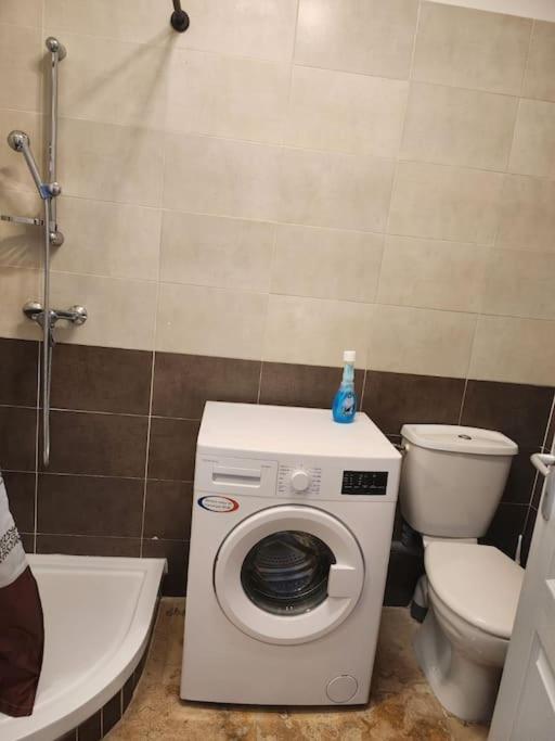 Appartement Sandonato Clermont-lʼHérault Exteriör bild
