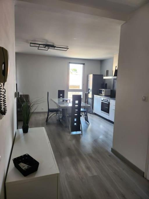 Appartement Sandonato Clermont-lʼHérault Exteriör bild